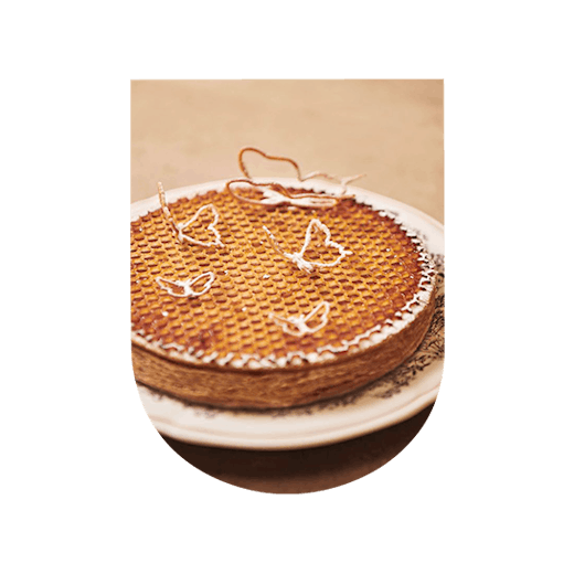 Galette des rois à la frangipane Monsieur Dior et vin d'Alsace